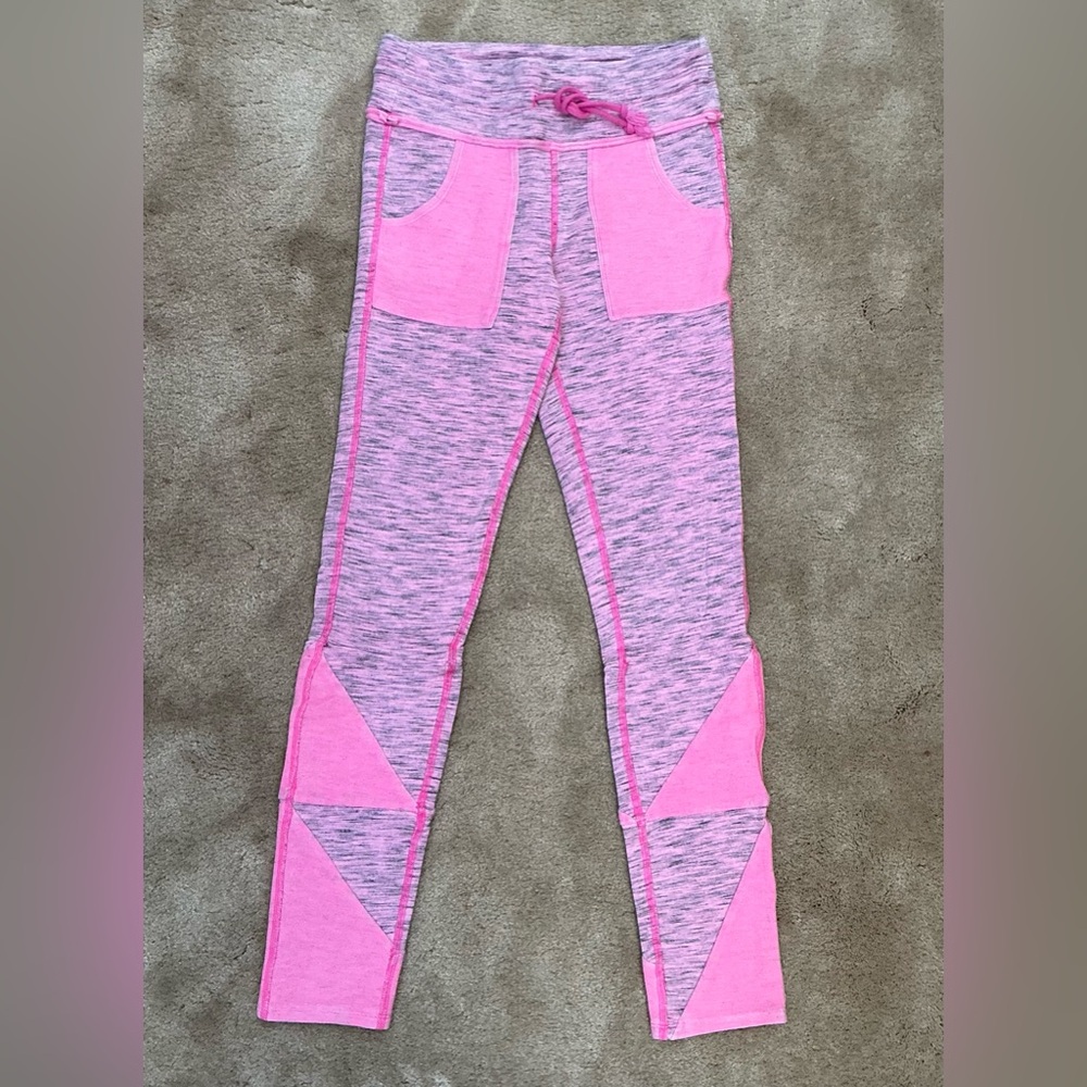 FP Movement New Mid Rise Kyoto Leggings Pink & gray Size: S